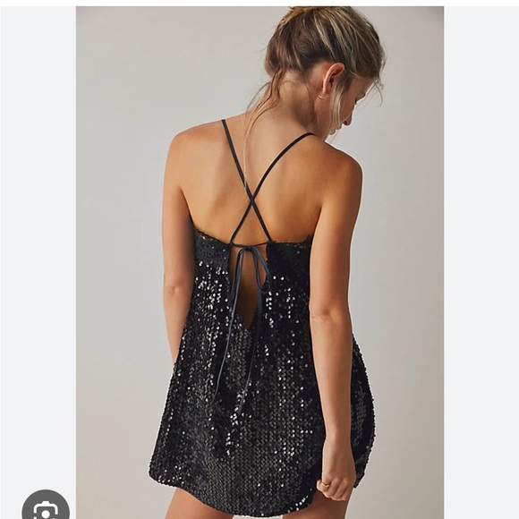 Free People That Girl Sequin Slip
·worn once - Picture 3 of 3
